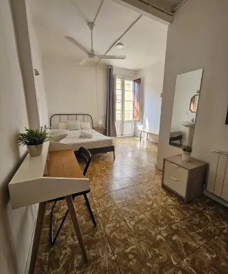 Youth Hostel - Central and Basic Drassanes - Pensions