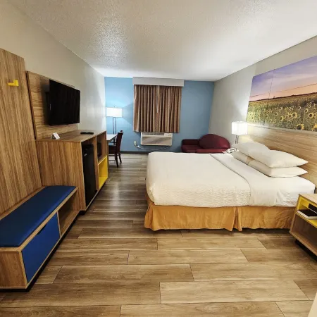 Days Inn by Wyndham Salina I-70