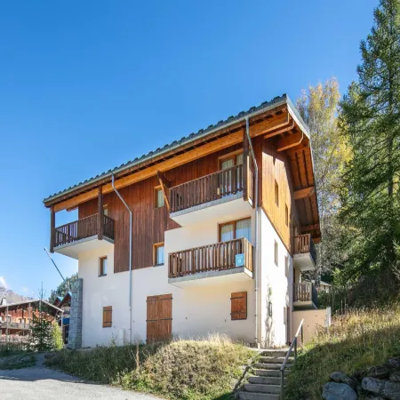 Cosy apartment in the mountains in Valfrejus Отели в г. Модан
