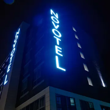 Novotel London Brentford Отели рядом с достопримечательностью «Чизик Хаус энд Гарденс»