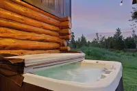 Cascade Getaway, Hot Tub, Fenced Acre, Pet Friendly