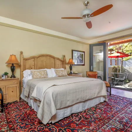 The Eagle Harbor Inn