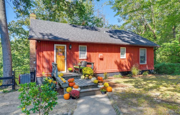 Lakefront Cabin Near Solomons Island w/ Hot Tub