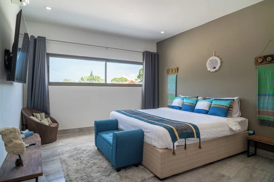 รูปภาพของพูลวิลล่า 3 ห้องนอน สไตล์ทรอปิคอลในปลายแหลม เคบีอาร์42