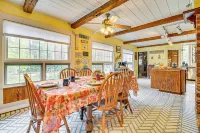 1 Mi to Main St Fryeburg: Historic Family Home Hotel di Fryeburg