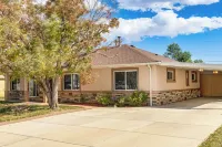 Suburban Home 9 Mi to Dtwn Denver: Outdoor Oasis! - 3-Star