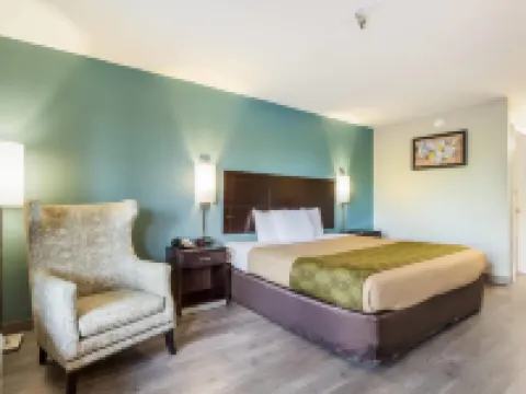 Econo Lodge Inn & Suites Brooks - Louisville South Hotels in Hillview