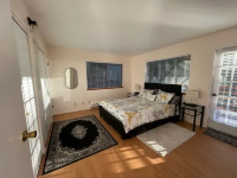 Surrounded by Redwoods with Ocean View & beach access