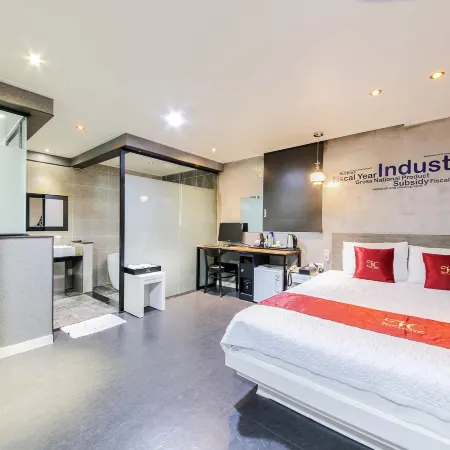 Gimhae Jangyu Huen Hotel