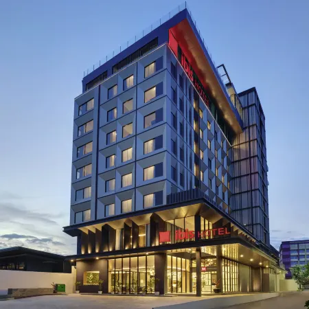 Ibis Palembang Sanggar Отели рядом с достопримечательностью «Река Муси»