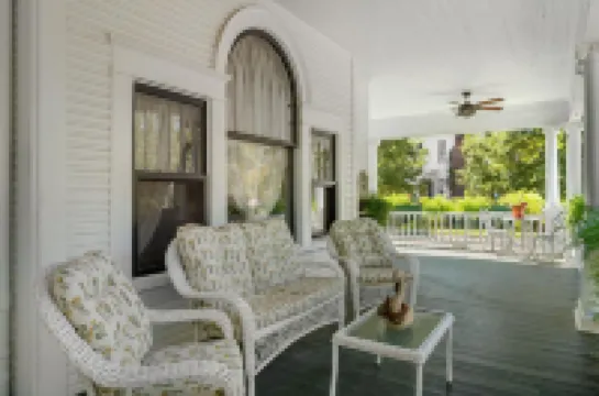 Ross Mansion Bed & Breakfast