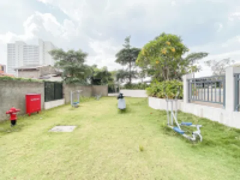 Studio Apartment Jkt Living Star Near Citimall Cimanggis Hotel dekat Mal Cibubur Junction