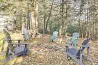 Year-round Chain of Lakes Retreat! Northwoods Home - 2-Star