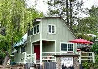 Clean cozy cabin within 1/2 mile of 2 lakes and 100’s of sq miles of wilderness.