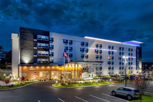 Aloft Framingham Hotels in Middlesex County