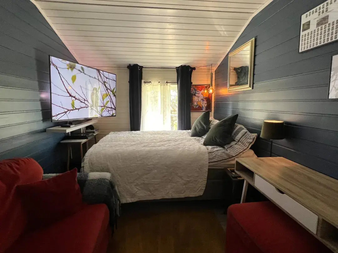 Cheerful Cabin With Sauna And Great Views - Hustadvika