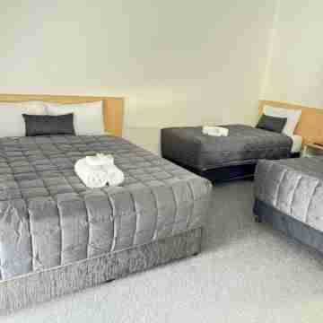 Twin City Motor Inn Rooms