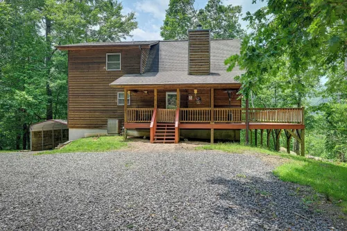 Marble Mountainside Escape w/ Wraparound Deck - Country Houses