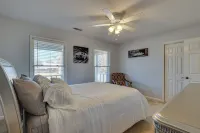 Lovely Decatur Home w/ Yard ~ 6 Mi to Town! - parking