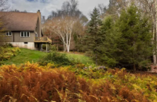 Charming Chalet with Deck and Fire Pit - Serene Nature Retreat Hotels in Callicoon