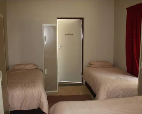 Room-Confortable Farmhouse in Limpopo Pr Hotels in Lephalale Local Municipality