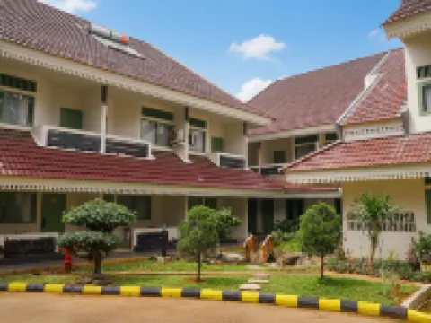 Rumabatavi the Tavia Hoteles cerca de Centro Comercial Artha Gading
