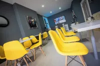 Cherish Lewis Hotel Blackpool- 2 Min to Beach- Smart Lock- Fast WiFi