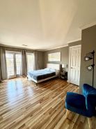 Gorgeous Chateau/House on 1.5 acres - in Annandale Center/ mins to Washington DC