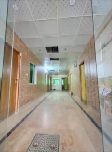 Alzahir Guesthouse & Hotel Bharakahu 라왈 호수 주변 호텔