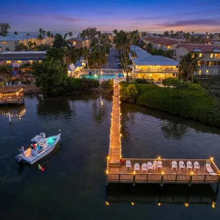 Cozy Cottage Retreat at Tradewind Resort #32 in Bradenton Beach