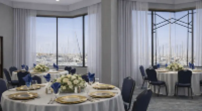 Holiday Inn Express & Suites VENTURA HARBOR by IHG
