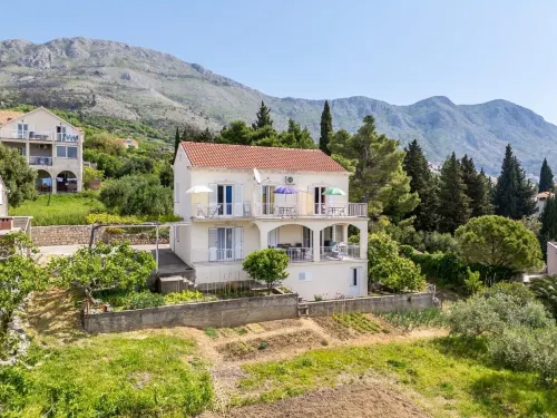 Apartments Mat - Homestays
