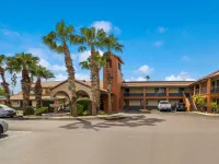 Quality Inn & Suites Goodyear - Phoenix West Hotels in Goodyear