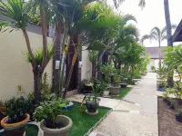 特昂萬安度假村 鄰近Air Bali / Heli SGI的酒店