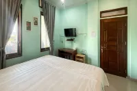 RedDoorz near Pantai Lumban Bul Bul Balige Toba - Wifi