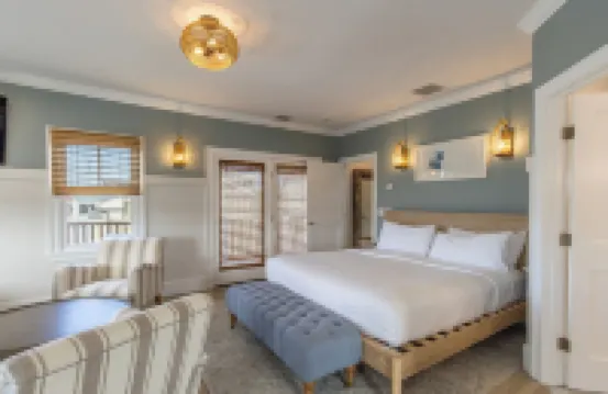 The Newport Lofts - 548 Thames Street