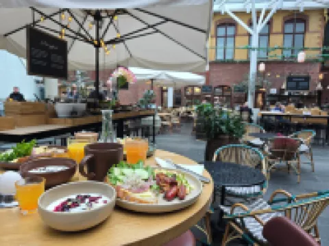 UMe, BW Signature Collection