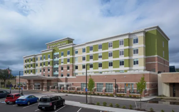 ฮิลตันการ์เด้นอินน์ ดาวน์ทาวน์คอร์นิง โรงแรมใน