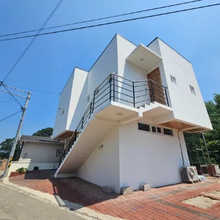 Gyeongju 2nd House Отели рядом с достопримечательностью «Храм Синсонса»