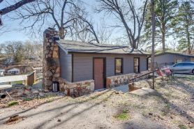 Lakefront Eucha Escape w/ Views & Boat Slip!