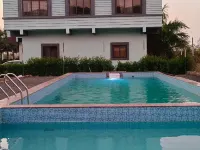 Ambika Resort โรงแรมในภวนคร