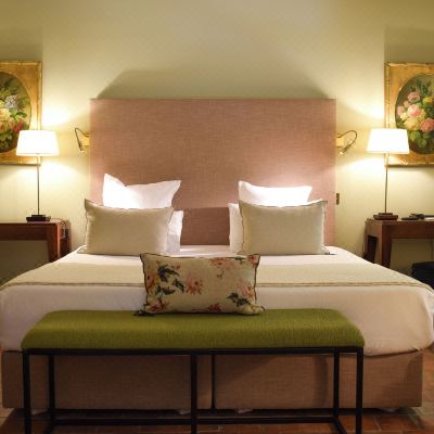 Junior Queen Suite Baumanière - les Baux de Provence Promo Code