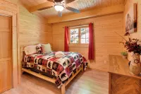 Pet-Friendly Otto Mountain Cabin w/ Fireplace! - Hot Tub