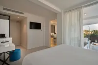 Hotel Napa Suites (Adults Only) - С бассейном