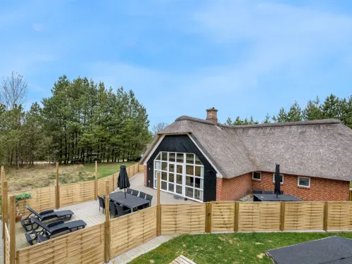 "Dorris" - 4.3km from the Sea - Swimmingpools