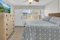 Seaside Elegance Your Coastal Getaway - Apartments
