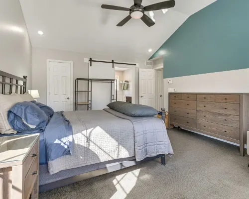 Endless Fun! Family Home w/ Spacious Yard in Clive Hotels in Clive
