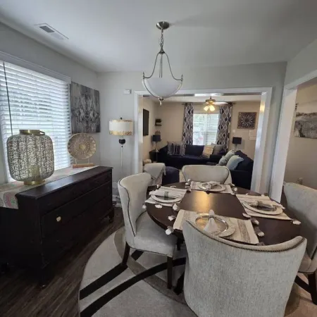 611b Large 3 Bedroom Downtown Parking