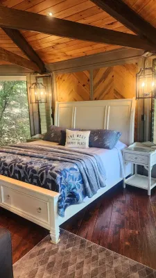 Couples Retreat with Hot Tub, Lake & Mountain Views in Big Canoe Luxury Resort