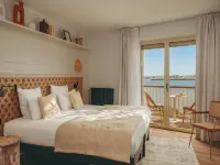 Hôtel les Brises - Beach